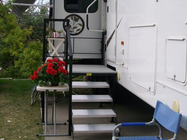 4 Step Portable RV Deck