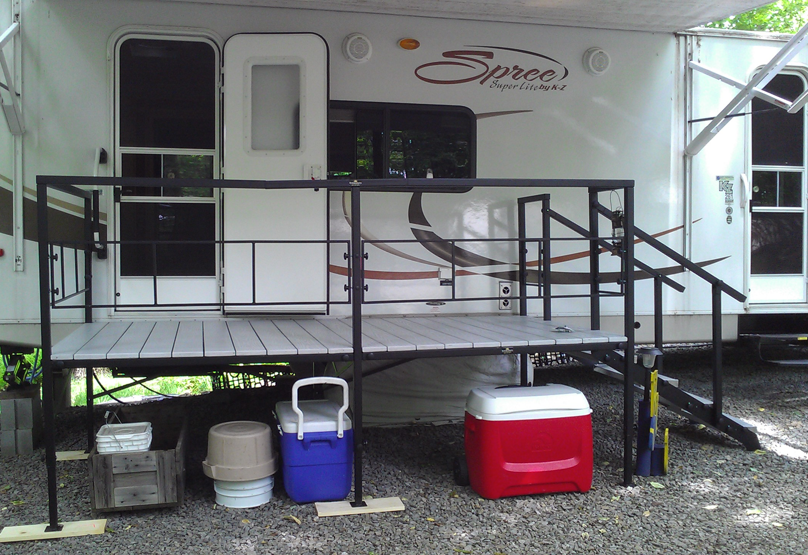 Sunrise Products | Portable RV Porches, Steps, and Decks